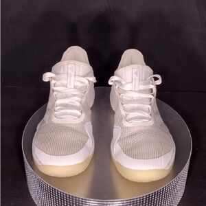 Adidas White Athletic Sneakers size 8 millones re owned good condition